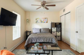 Beautiful Studio in South Downtown! Welcome Home